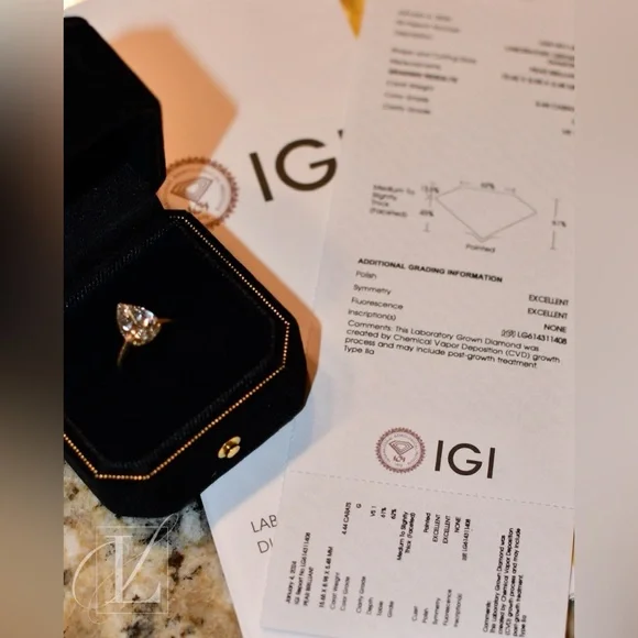 Like New, 4.44 CT Lab Grown Pear Diamond in 14K Yellow Gold with IGI Report - Picture 7 of 8